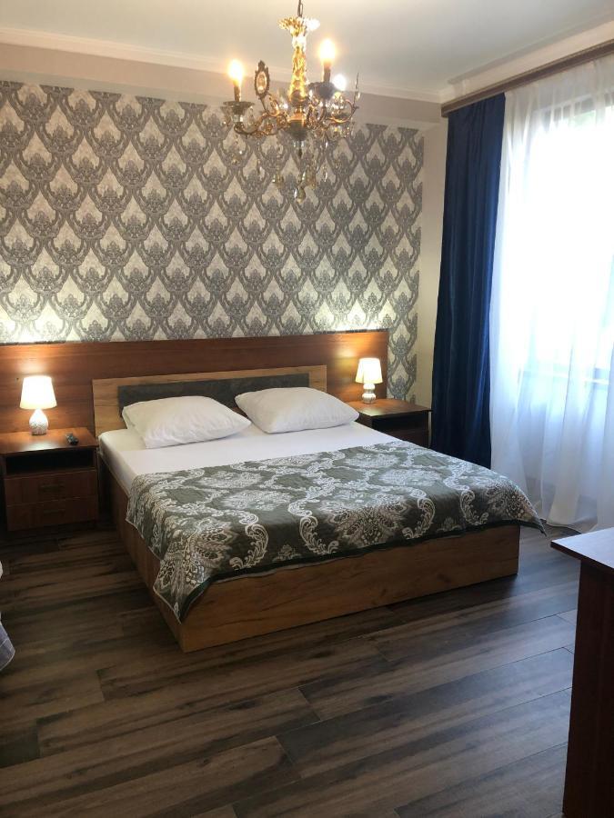 Гостевой Дом Siella Hotel Sukhumi Exterior photo