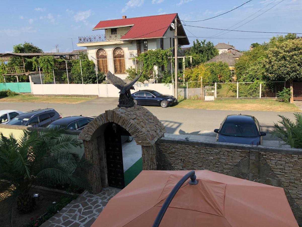 Гостевой Дом Siella Hotel Sukhumi Exterior photo