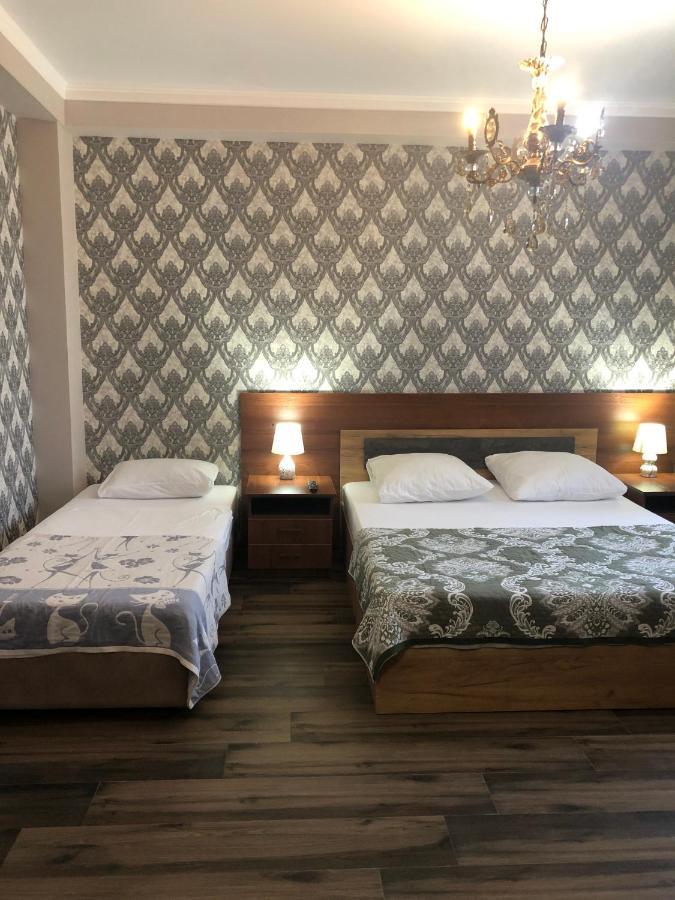 Гостевой Дом Siella Hotel Sukhumi Exterior photo